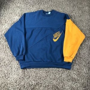 🔥Vintage Nike Cut and Sew Sweatshirt🔥